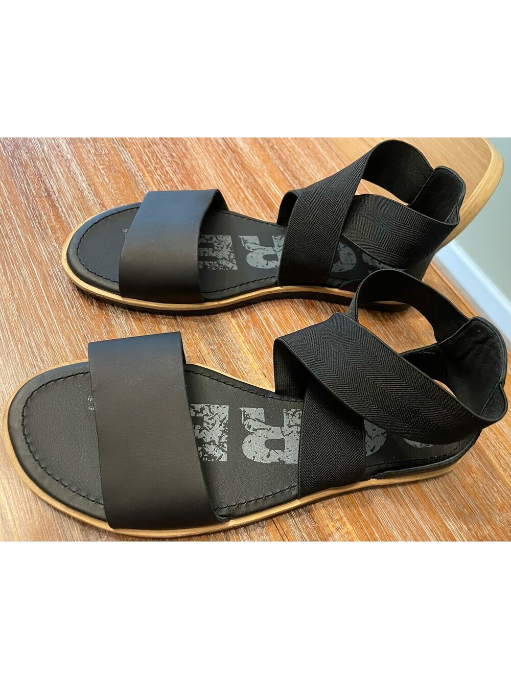 Sorel Womens Med Ella Sandal Cross Ankle Strap Flat Black NL2893-010 Leather 8.5